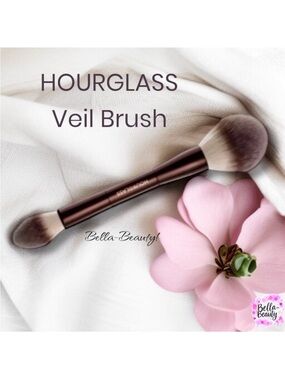 Hourglass Veil Powder Brush  ~NEW~  no box